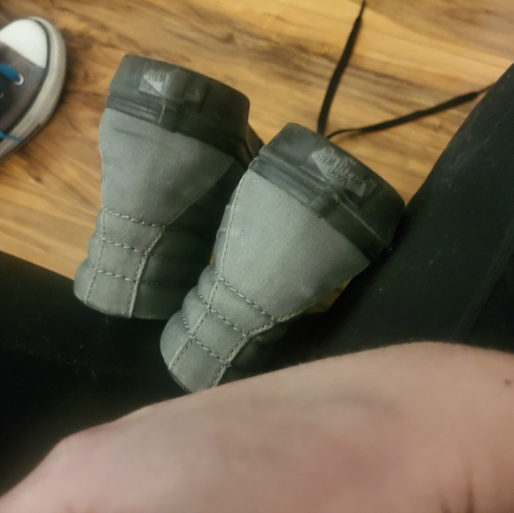 Vans - Picture 5 of 7